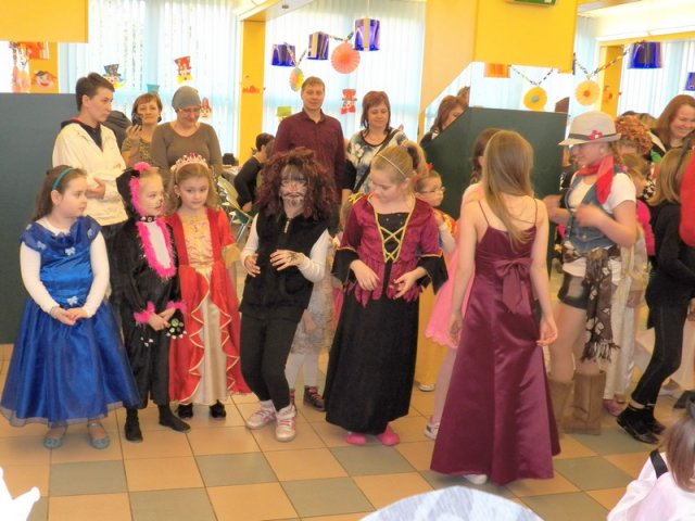 Karneval s Hopsalínem