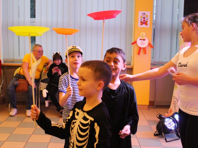 Karneval s Hopsalínem