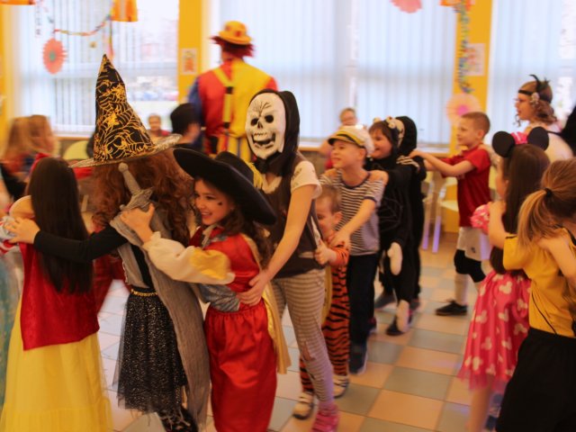 Karneval s Hopsalínem