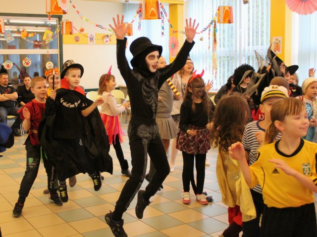 Karneval s Hopsalínem