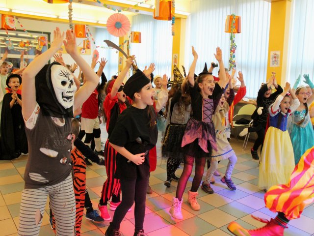 Karneval s Hopsalínem