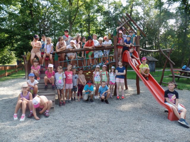 Komorní Lhotka úterý