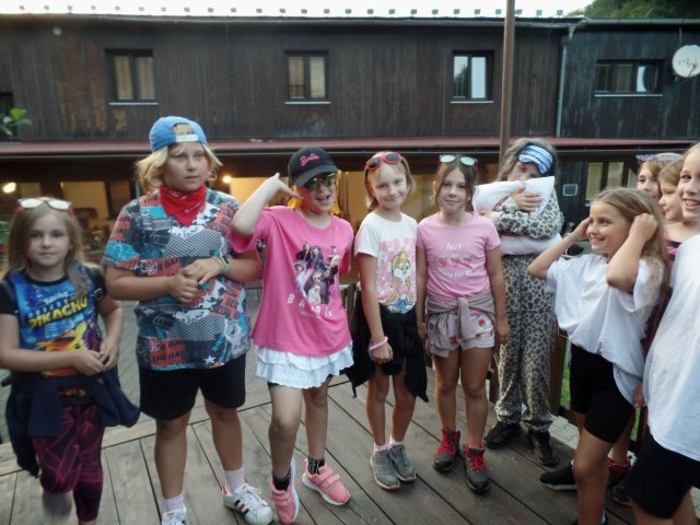 Komorní Lhotka úterý