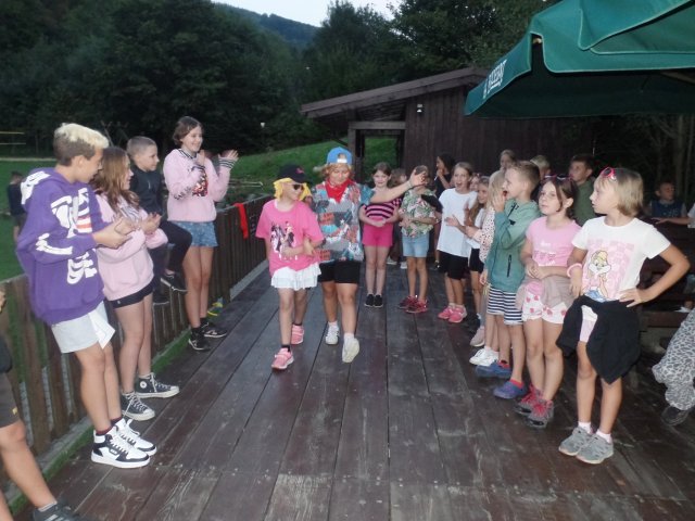 Komorní Lhotka úterý